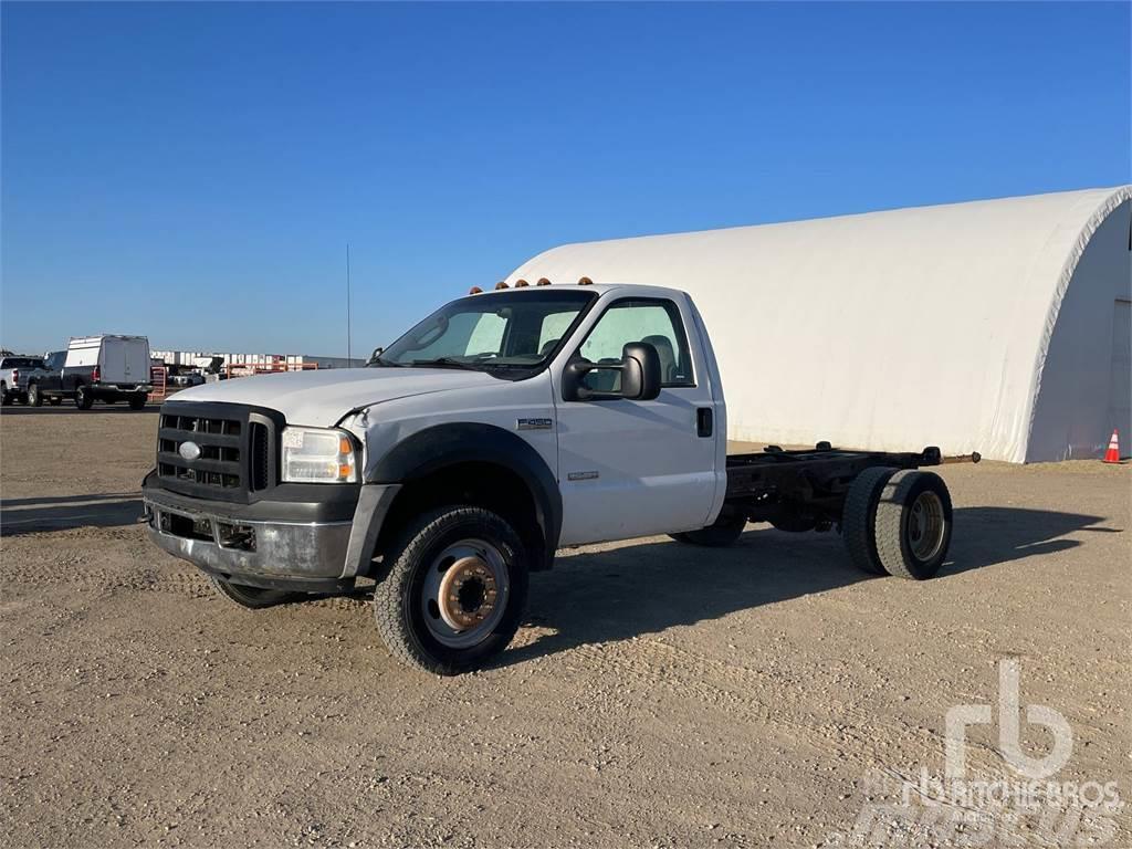 Ford F-450 Chassis Cab trucks
