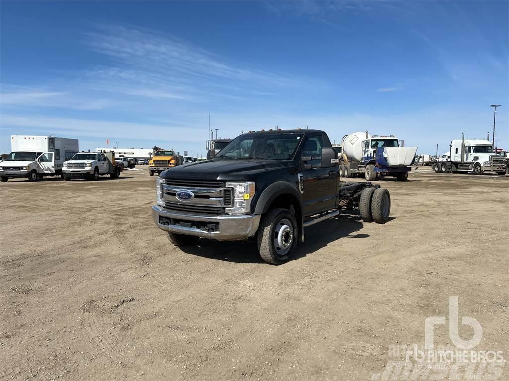 Ford F-550 Chassis Cab trucks