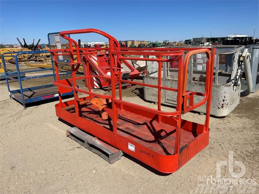 JLG 8 ft x 3 ft Other lifts and platforms