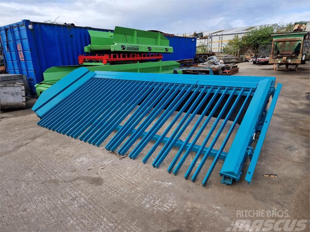  New / Un-Used Powerscreen 14ft Tipping Grid Screeners