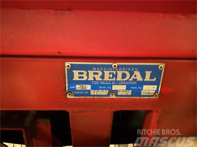 Bredal B  2 Mineral spreaders