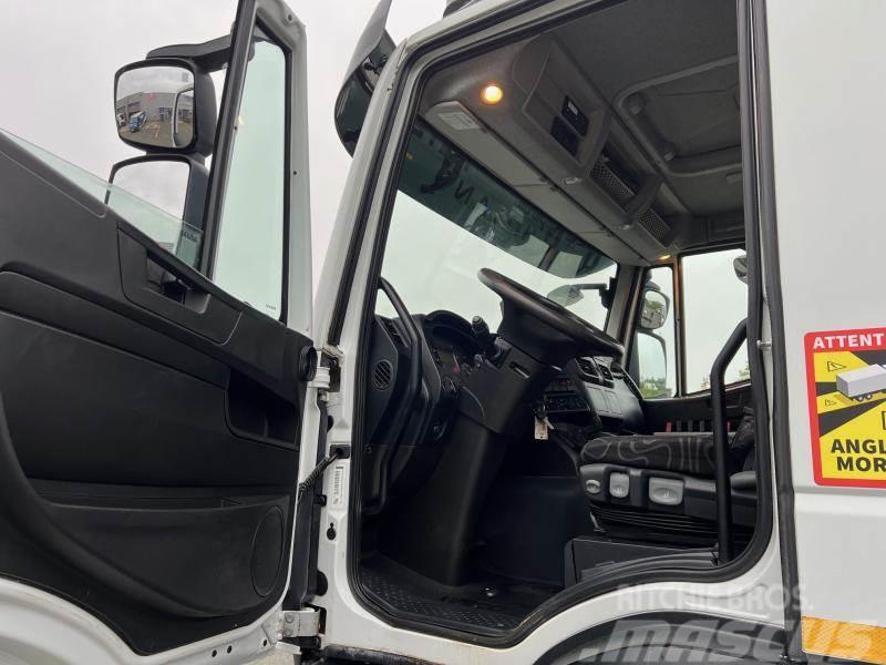Iveco Eurotrakker Cable lift demountable trucks