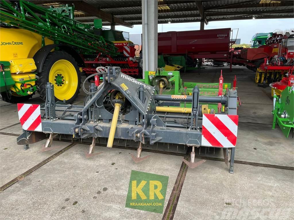 Miedema CB3000 Haulm toppers