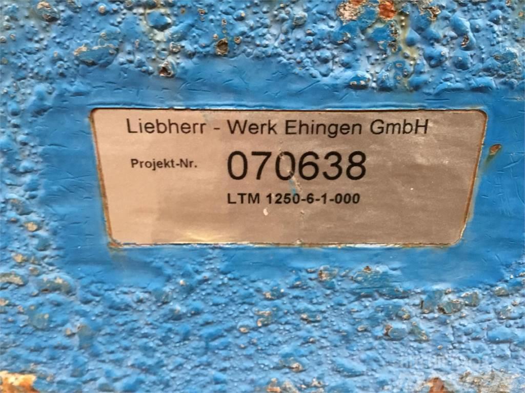 Liebherr LTM 1250-6.1 counterweight 12,5 ton Crane parts and equipment
