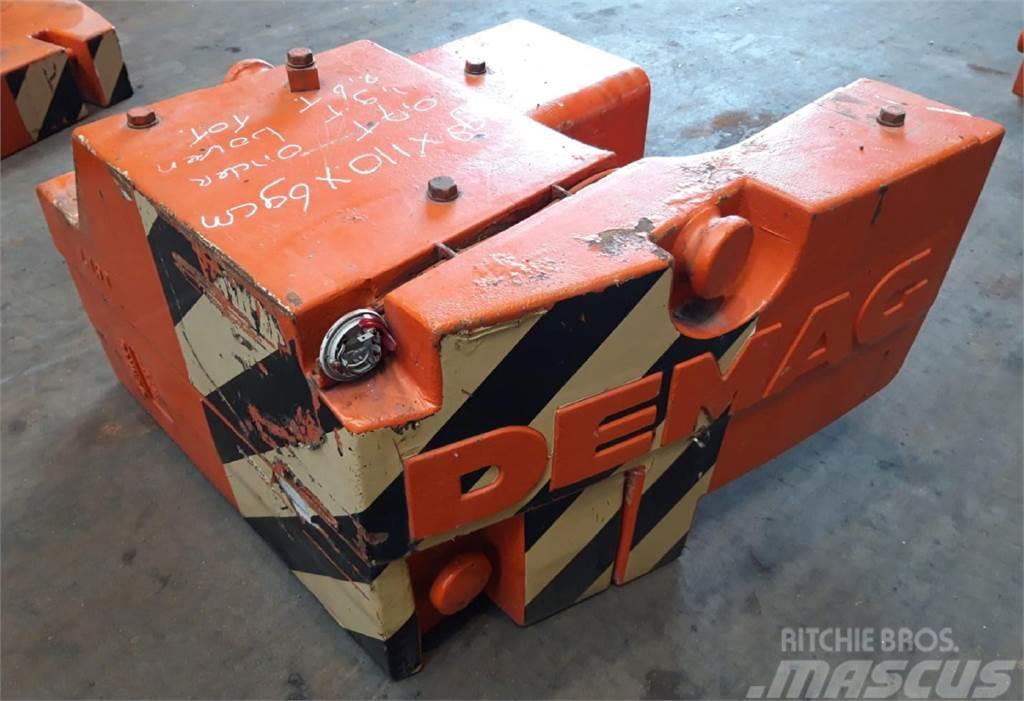 Terex Demag Demag AC 205 counterweight 2.6 ton (0.7/1.9t) Crane parts and equipment