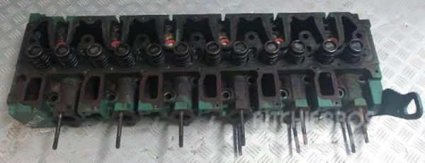 Volvo Cylinder head Volvo TAD650 04515636 Other components